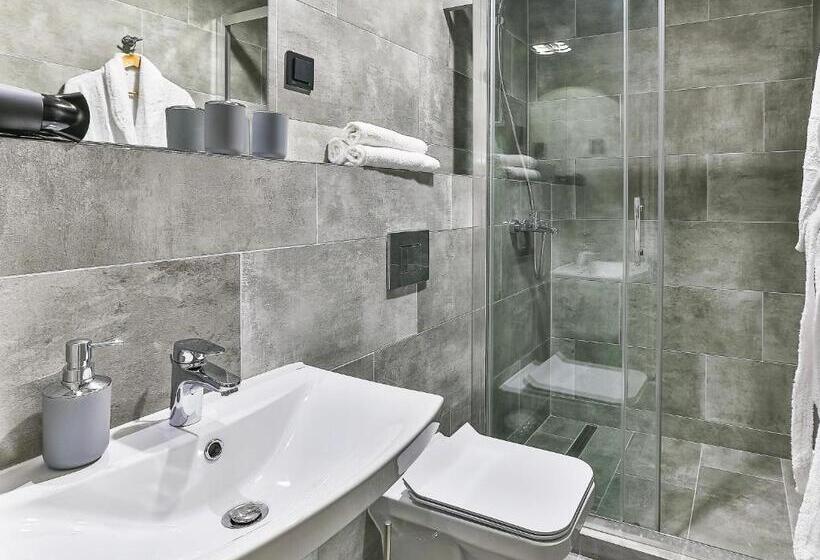 هاستل Magic Point