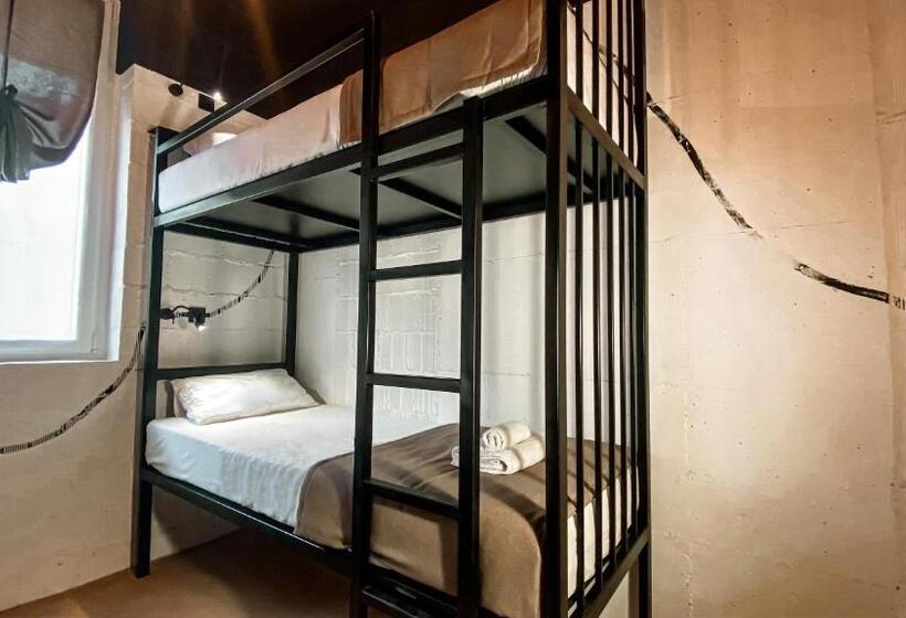 هاستل Magic Point