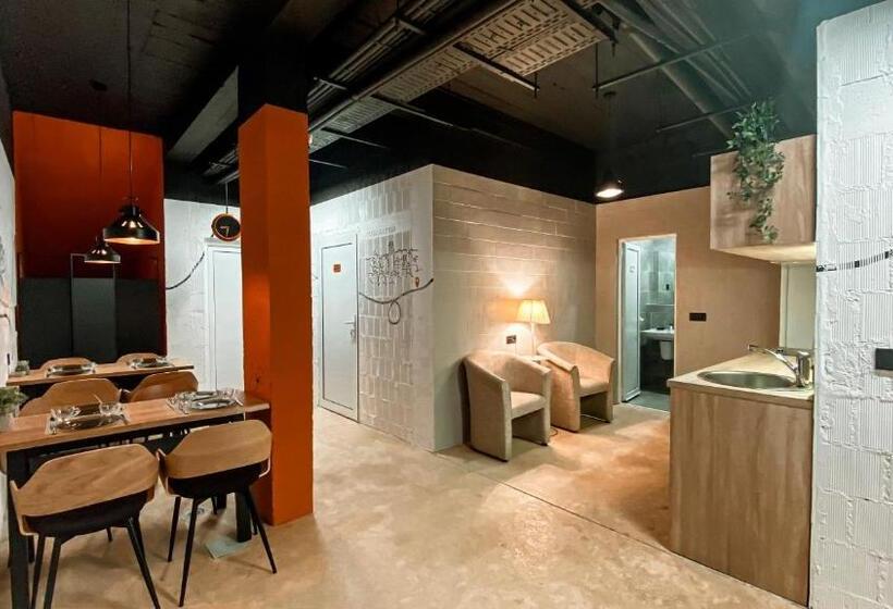 هاستل Magic Point