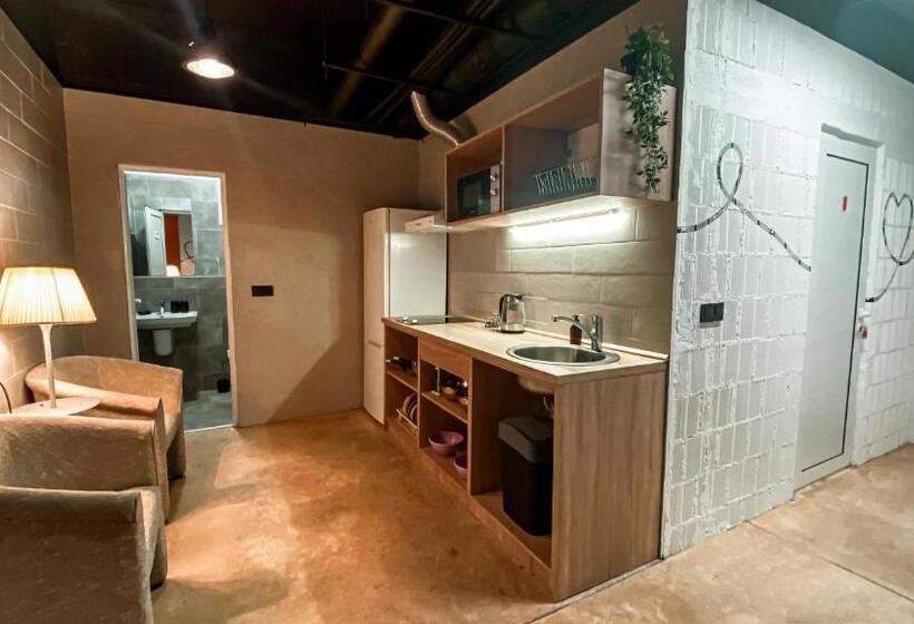 هاستل Magic Point