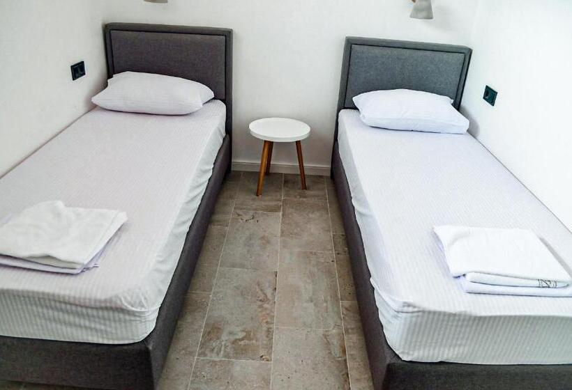 هاستل Magic Point