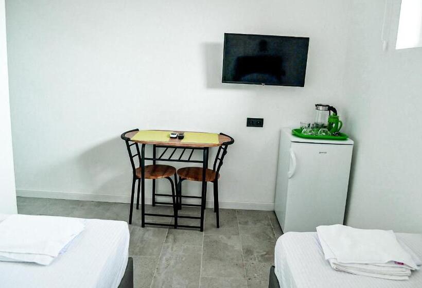 هاستل Magic Point