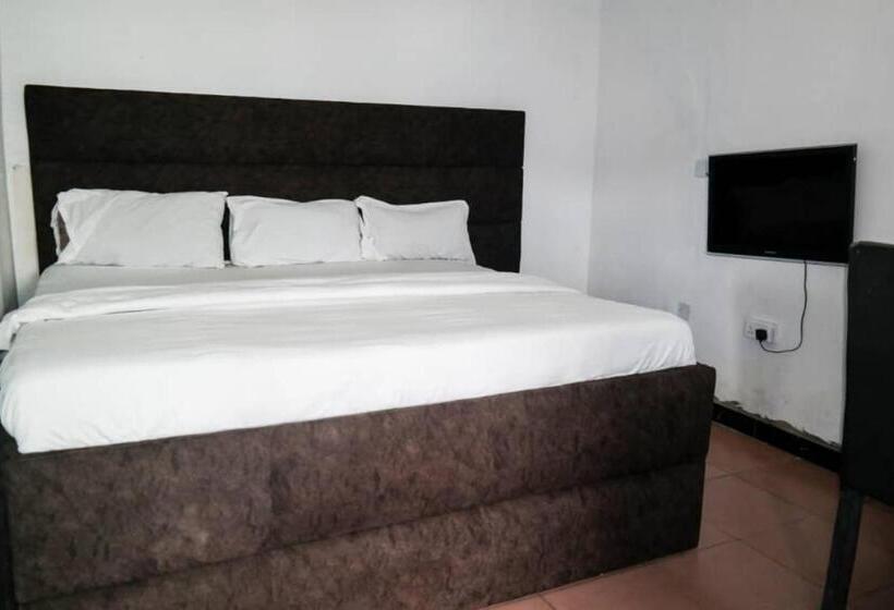 D Island Hotel & Club