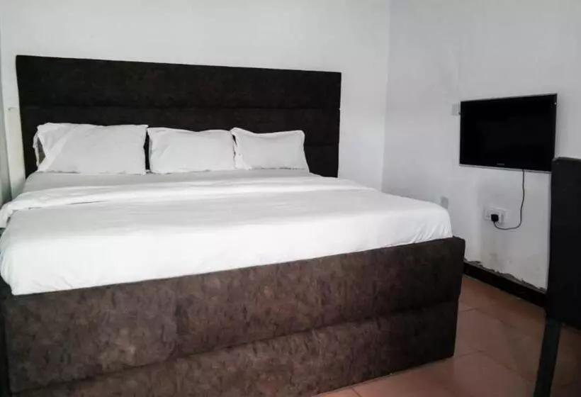 D Island Hotel & Club
