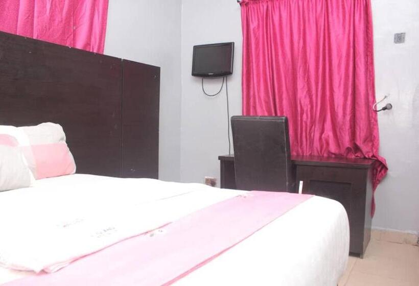 D Island Hotel & Club