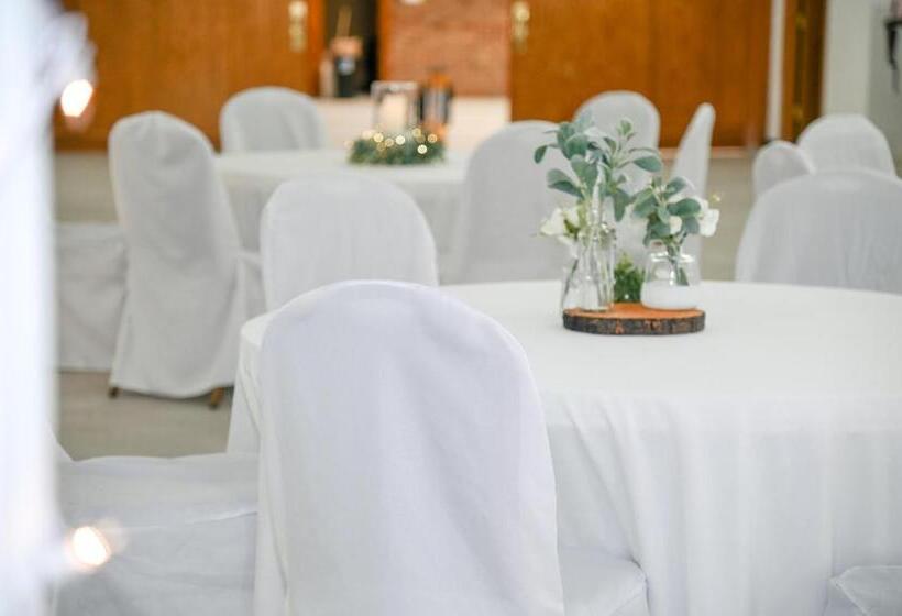 Отель The Hudson Inn