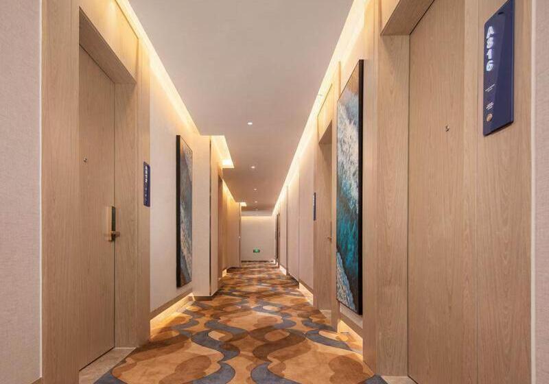 Kyriad Marvelous Hotel Shenzhen Baoan Gushu Metro Station