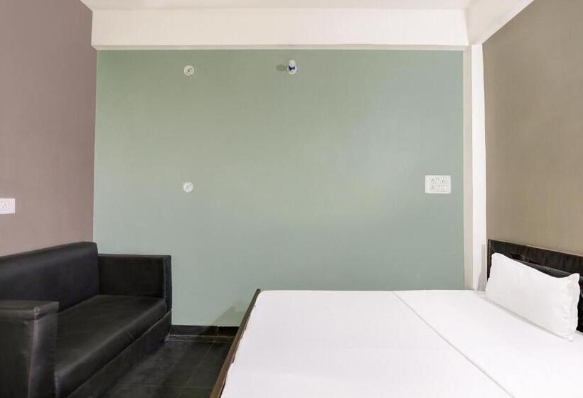 Oyo T Heritage Hotel And Restaurant