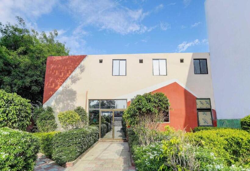 Oyo T Heritage Hotel And Restaurant