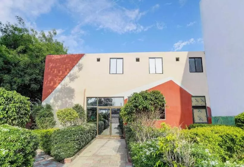 Oyo T Heritage Hotel And Restaurant
