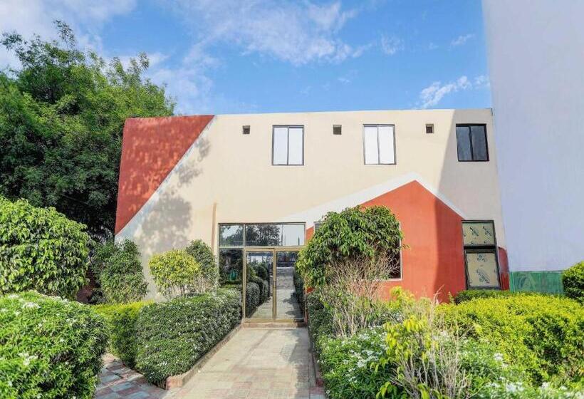 Oyo T Heritage Hotel And Restaurant