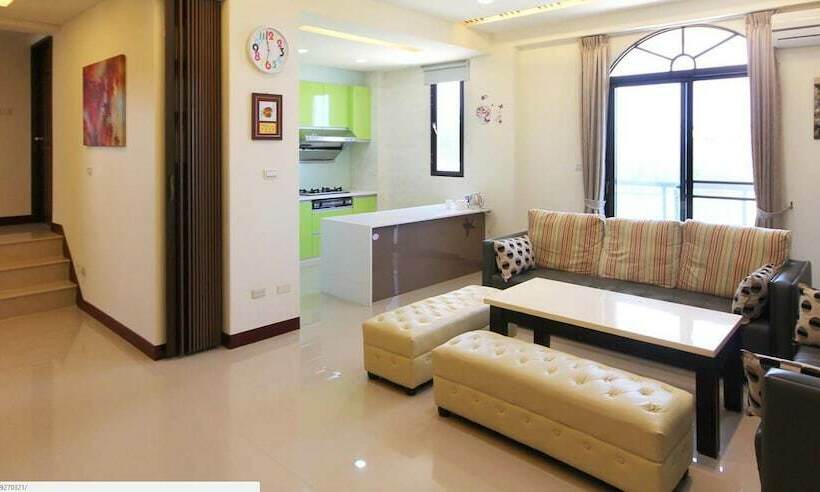 تختخواب و صبحانه 海漣天海岸民宿 & 水連天海景電梯民宿 Sea Sky Coast Homestay & Shui Lian Tian Homestay