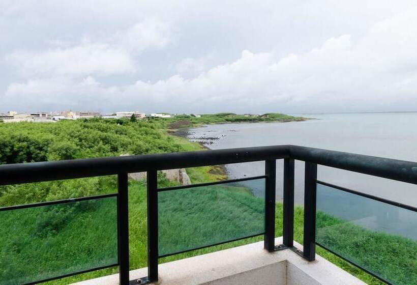 تختخواب و صبحانه 海漣天海岸民宿 & 水連天海景電梯民宿 Sea Sky Coast Homestay & Shui Lian Tian Homestay