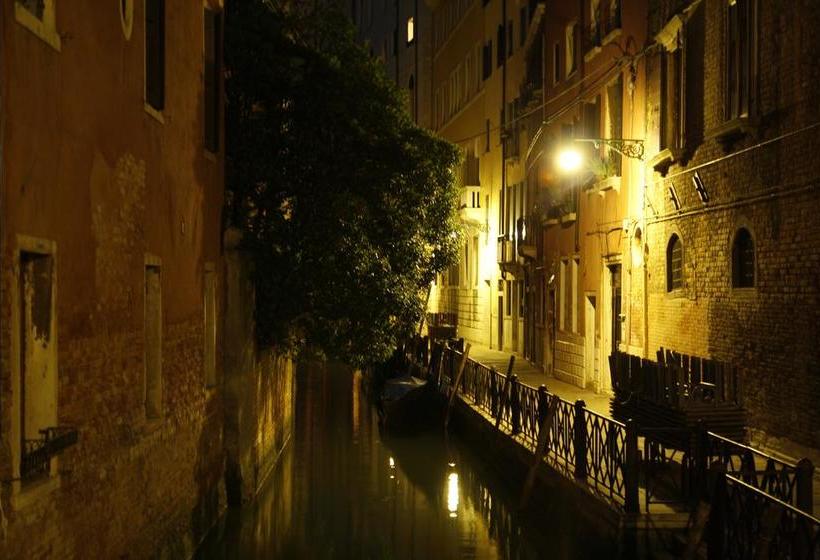 Bed & Breakfast Venice Casanova