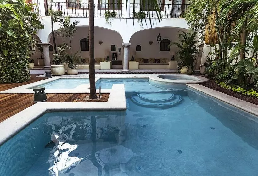 Fabiola Condo