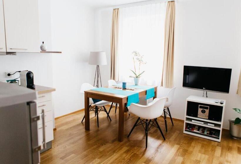 Home Sweet Apartments | Contactless Check In