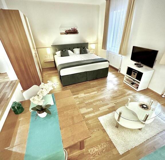 Home Sweet Apartments | Contactless Check In