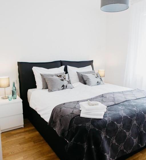 Home Sweet Apartments | Contactless Check In