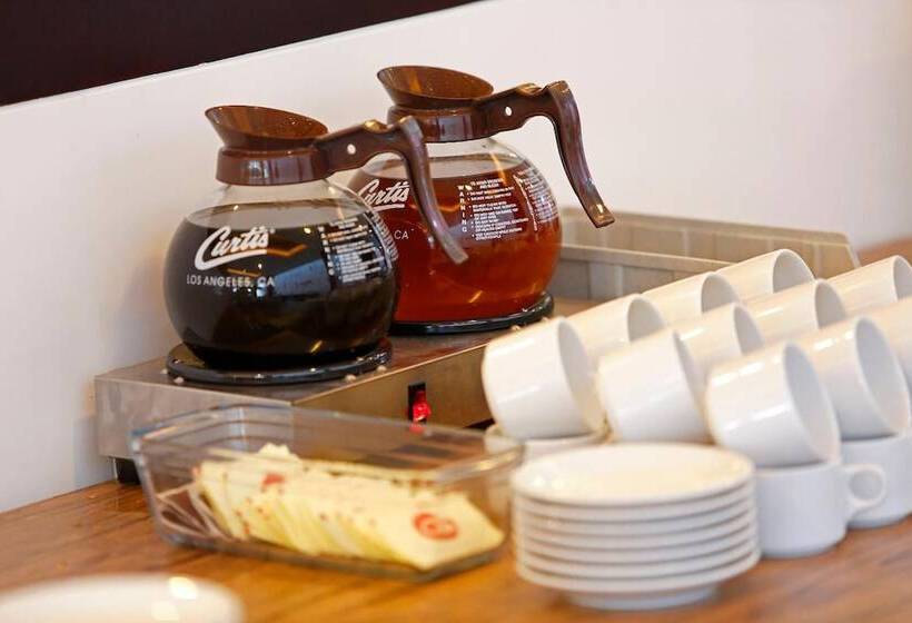 Amaris Hotel Satrio Kuningan   Jakarta