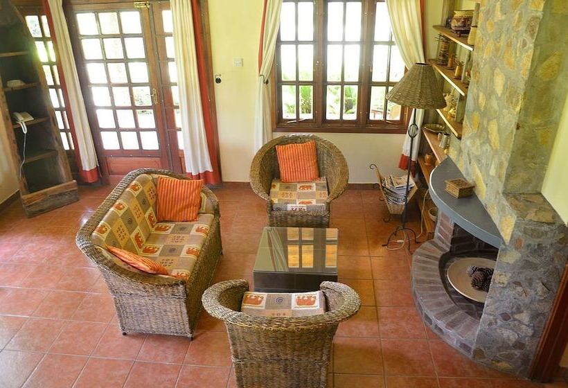 هتل Arumeru River Lodge