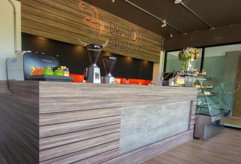 בית מלון כפרי Dragon River Avenue