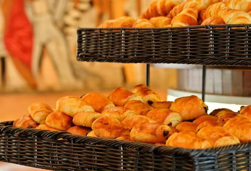 هتل Des Roches