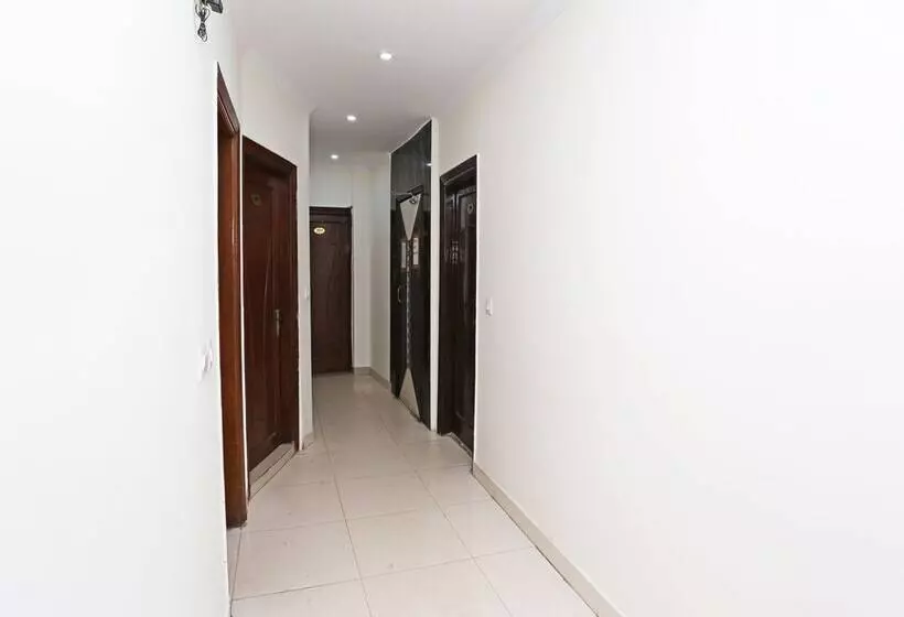 ホテル Oyo Rooms Arakashan Road 7875