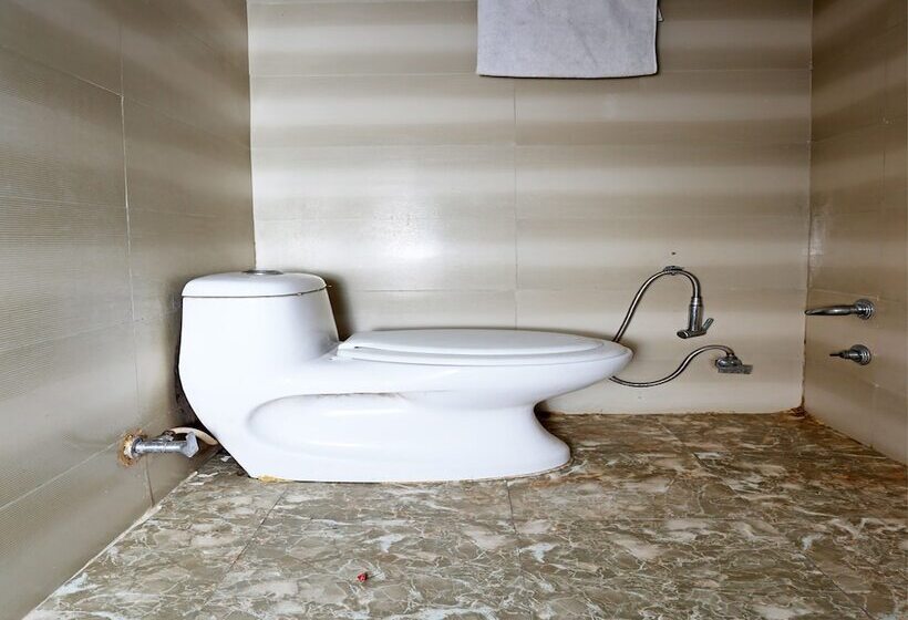 בית מלון כפרי Oyo Rooms Arakashan Road 7875