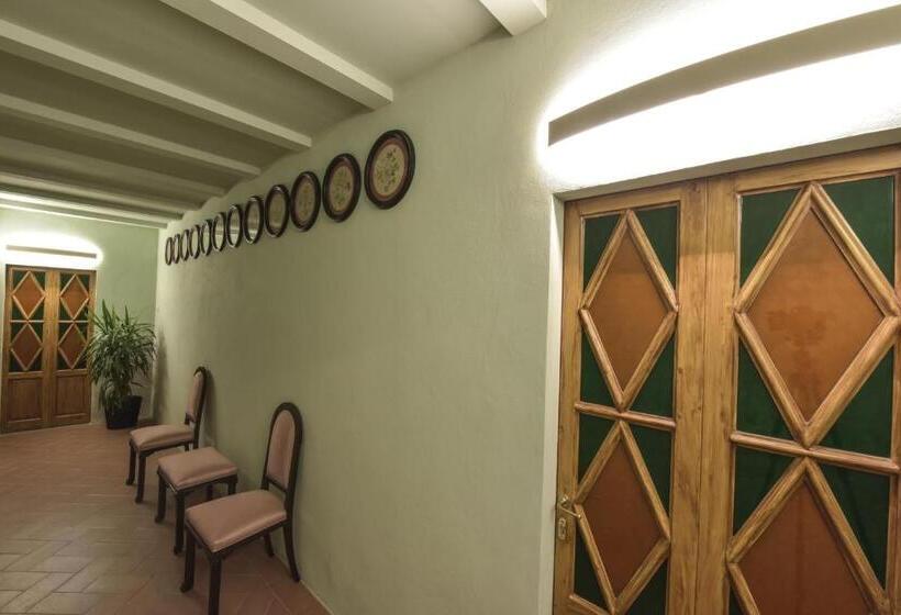 هتل Torre Dei Lari Residenza D Epoca