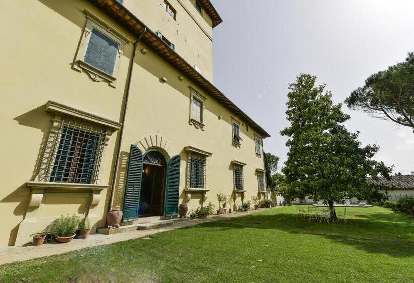 هتل Torre Dei Lari Residenza D Epoca
