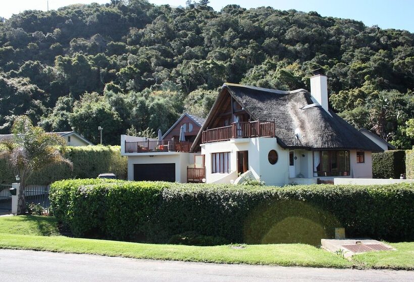 פנסיון Cloverleigh Guest House