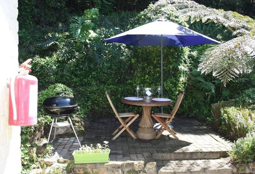 פנסיון Cloverleigh Guest House