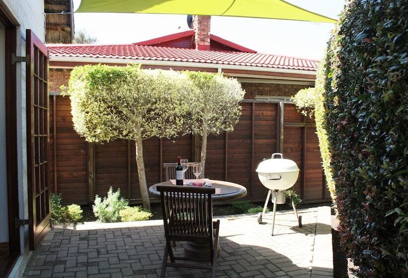 פנסיון Cloverleigh Guest House