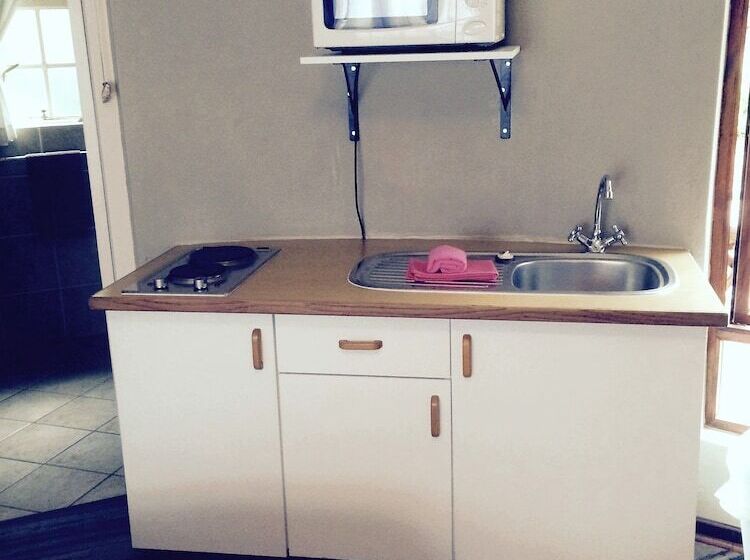 פנסיון Cloverleigh Guest House