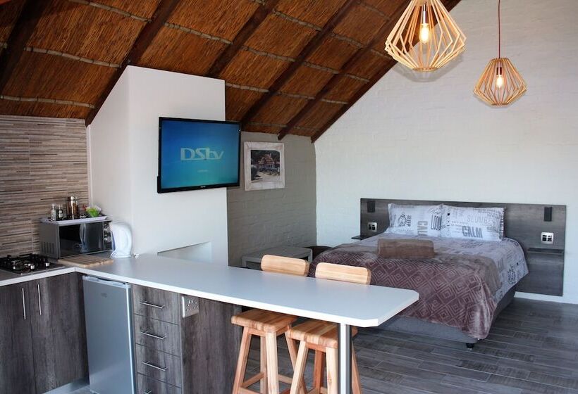 פנסיון Cloverleigh Guest House