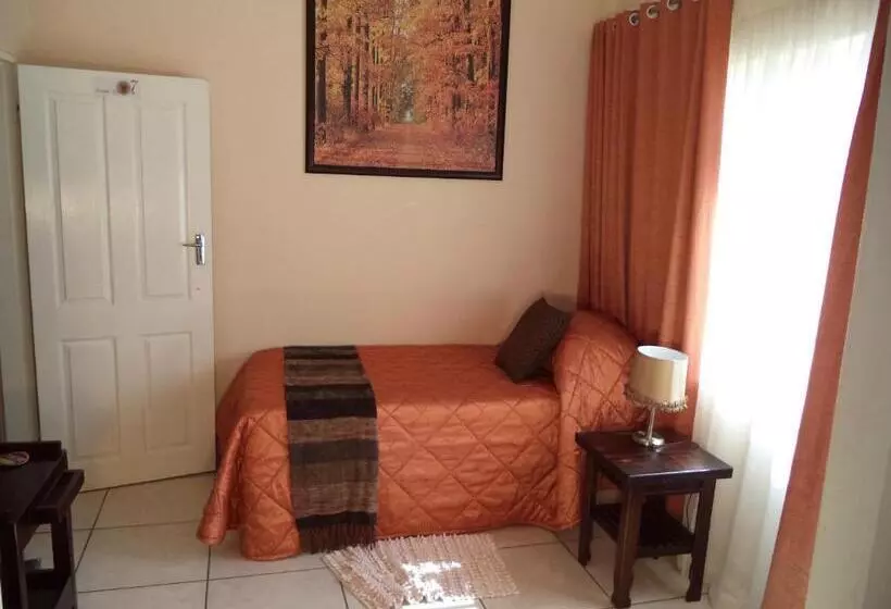 پانسیون Heatherdale Guesthouse & Shuttle Services