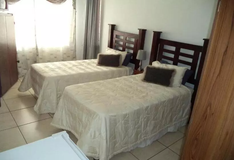 پانسیون Heatherdale Guesthouse & Shuttle Services