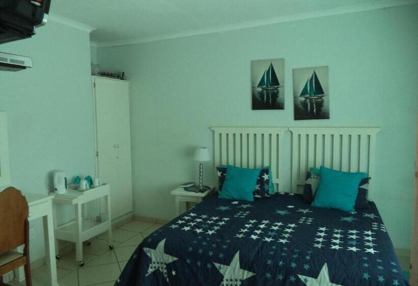 פנסיון Heatherdale Guesthouse & Shuttle Services