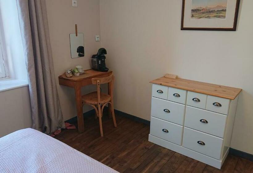 Общежитие Le Black Dog Pub