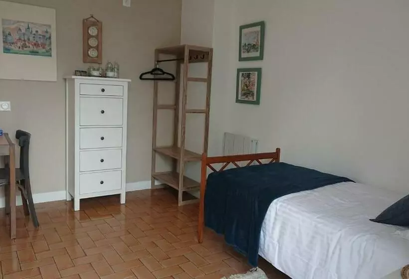 Retkeilymaja Le Black Dog Pub