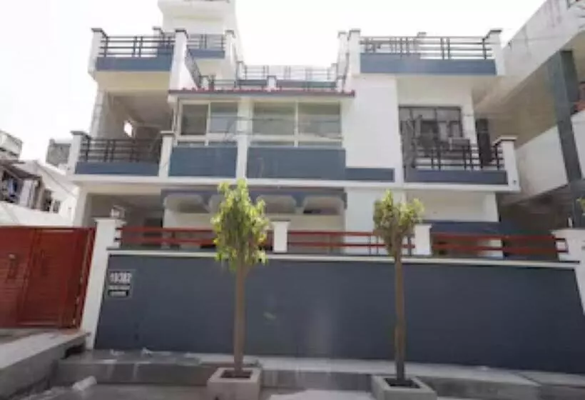 ホテル O Greenview Inn Near Munshi Pulia Metro Station
