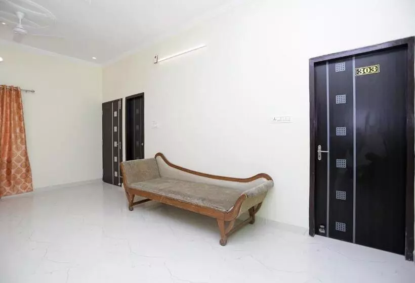 ホテル O Greenview Inn Near Munshi Pulia Metro Station