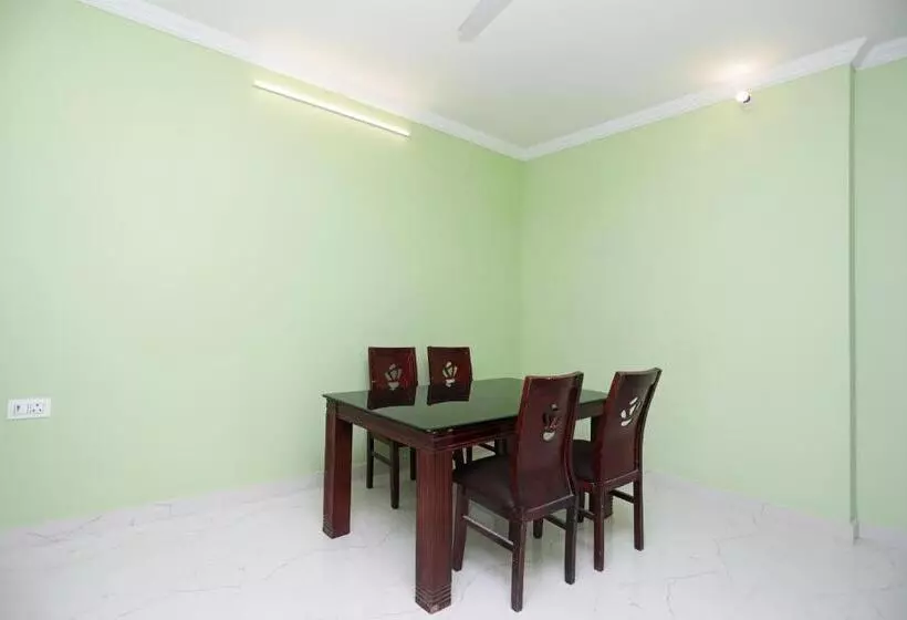 ホテル O Greenview Inn Near Munshi Pulia Metro Station