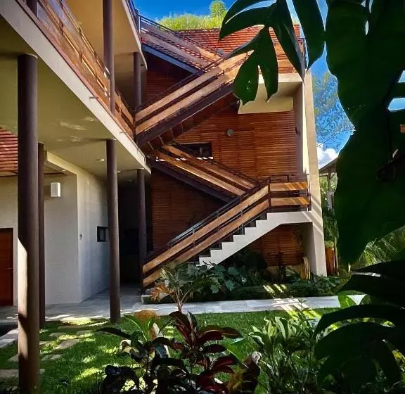 هتل Maison Ylang Dive Center