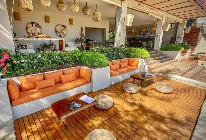 هتل Maison Ylang Dive Center