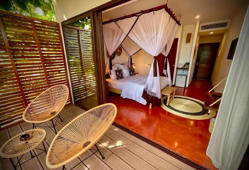 Hotel Maison Ylang Dive Center