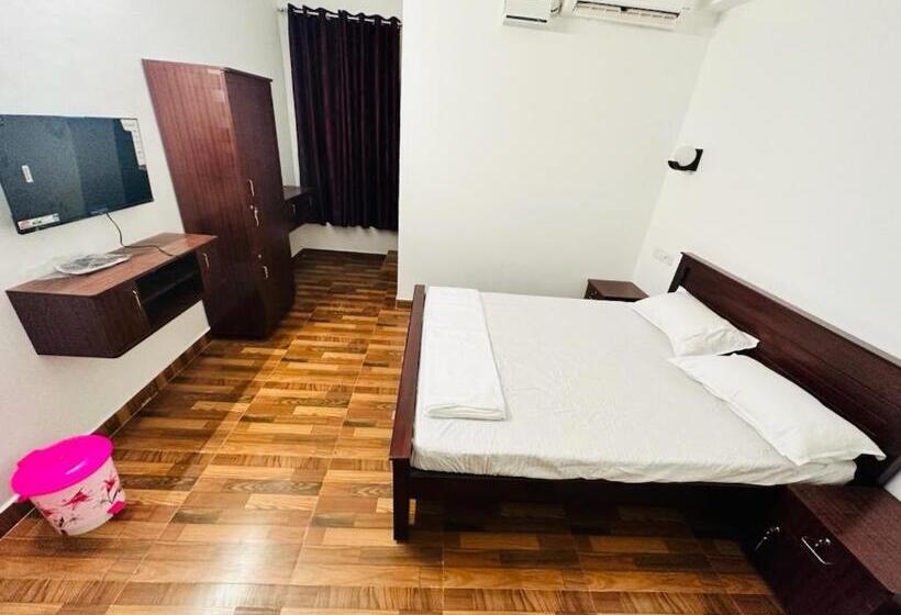 Hotelli Rose Lake View Resort