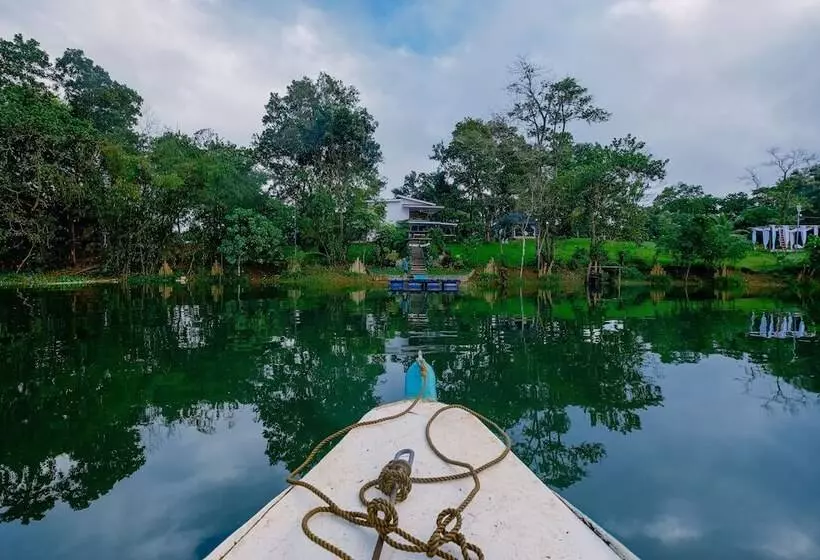 Almost Heaven Lake Resort By Cocotel