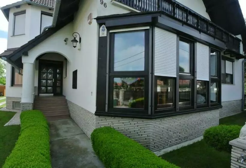 ペンション Haus Elfriede