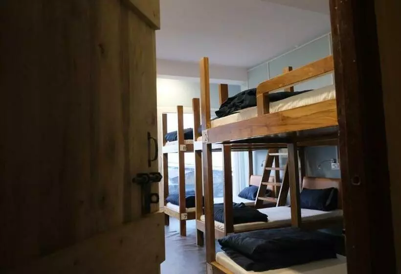 Tara Circle Hostel
